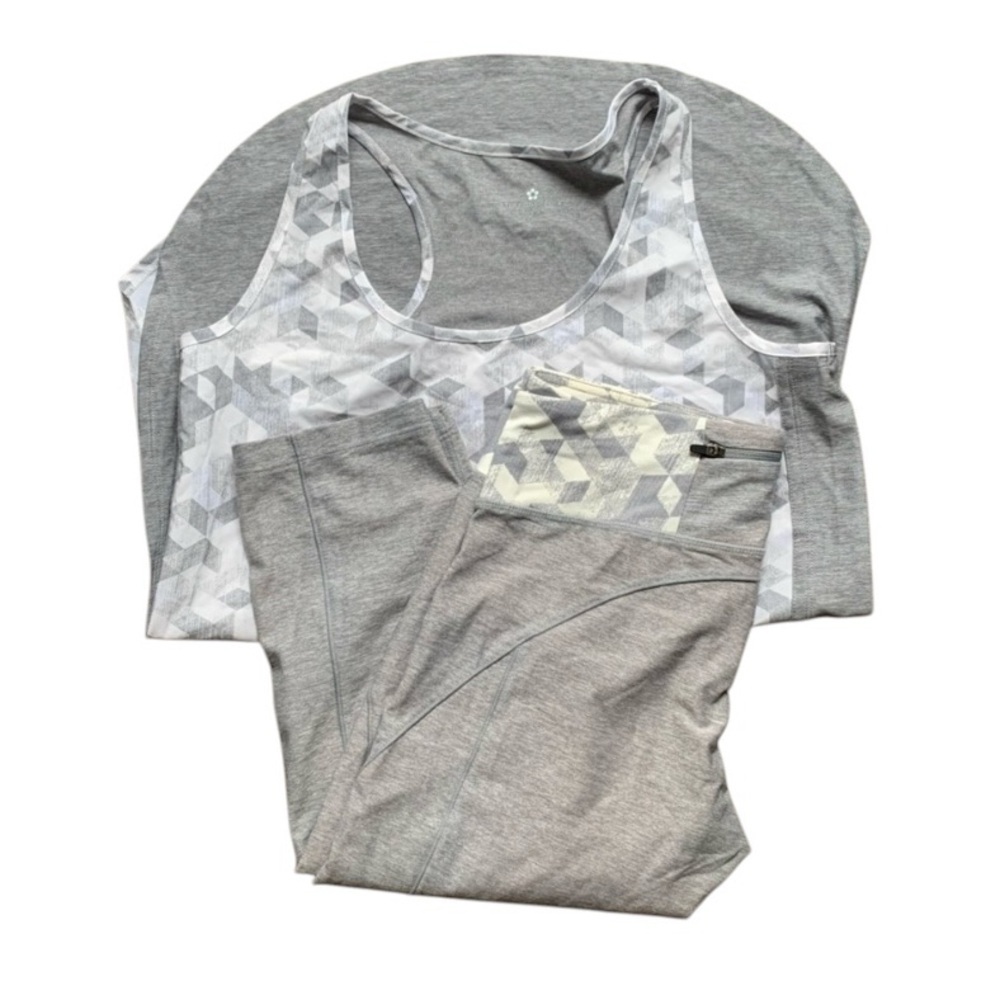 Tuff Athletics Women's Set of 2 Bundle Top & Capri Crop Leggings Grey Small
